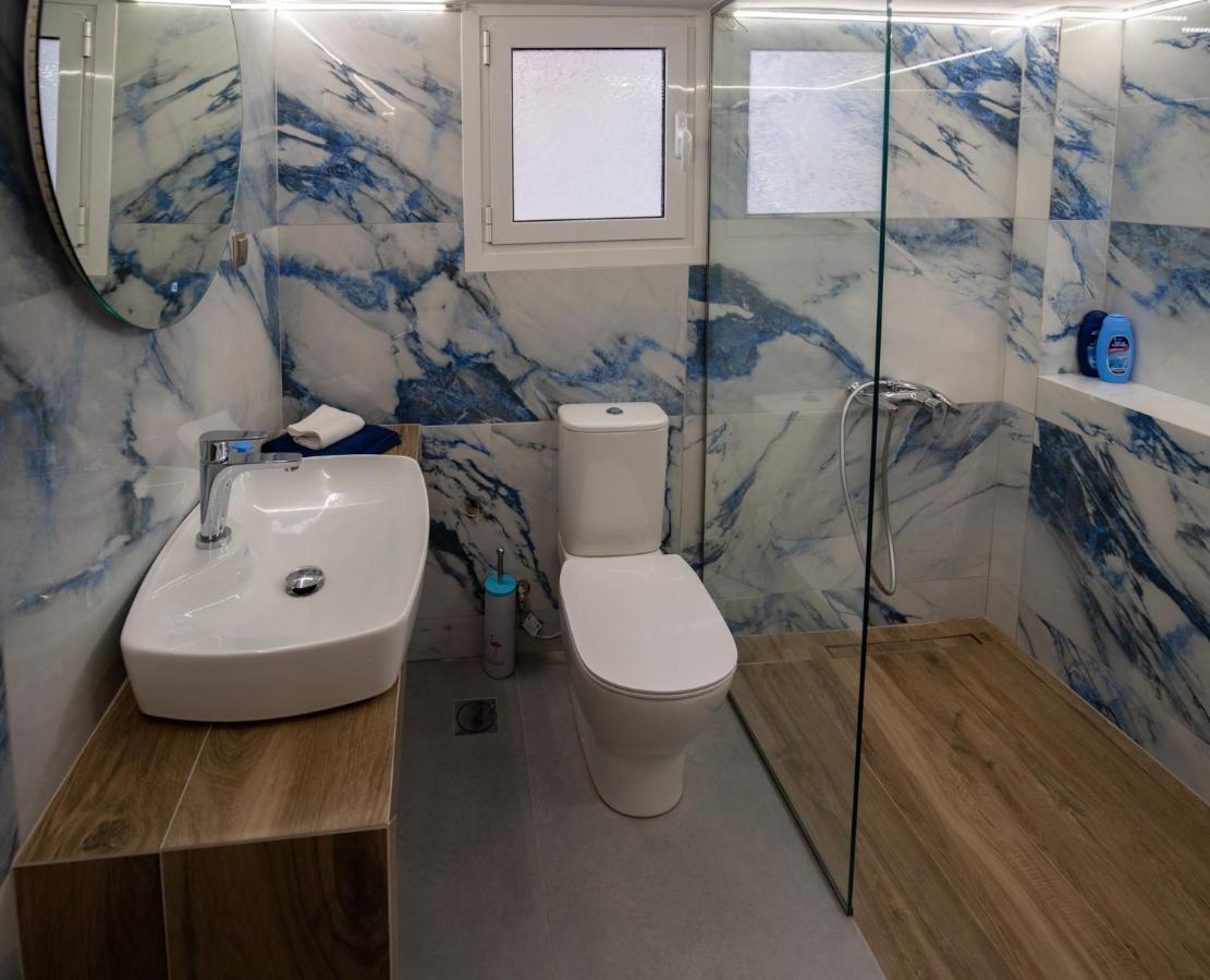 Max Blue Apartment, A Stay Like No Other Pireus Exteriér fotografie